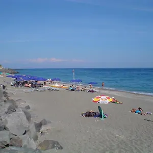 https://house-near-the-beach.sicilyhotelsitaly.net