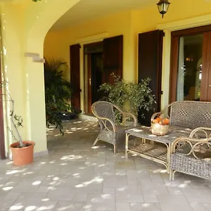https://villetta-in-zona-panoramica-immersa-nel-verde-della.in-sardinia.net